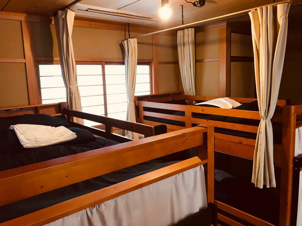Ropeway St. Guesthouse Matsuyama  Ngoại thất bức ảnh