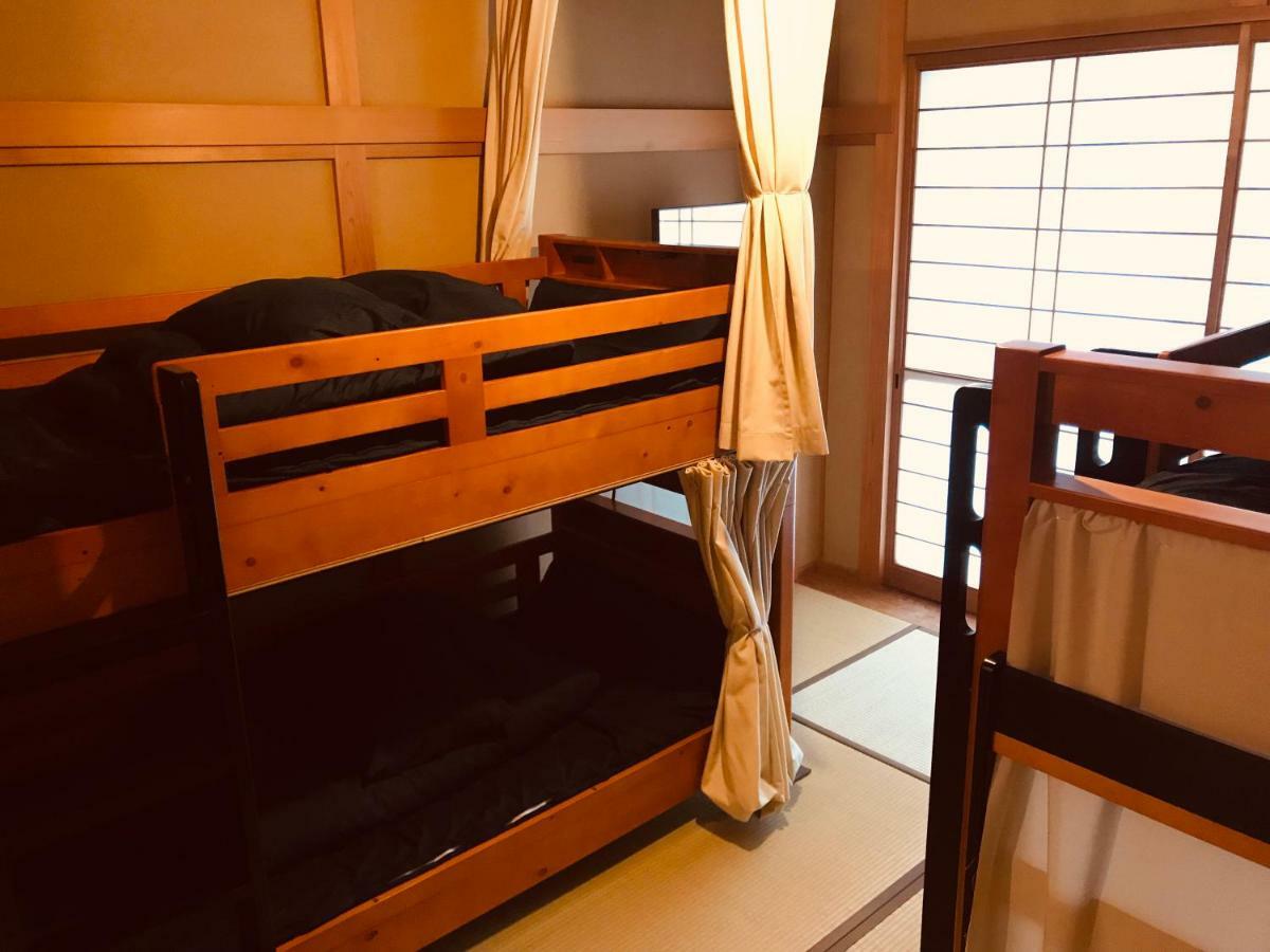 Ropeway St. Guesthouse Matsuyama  Ngoại thất bức ảnh