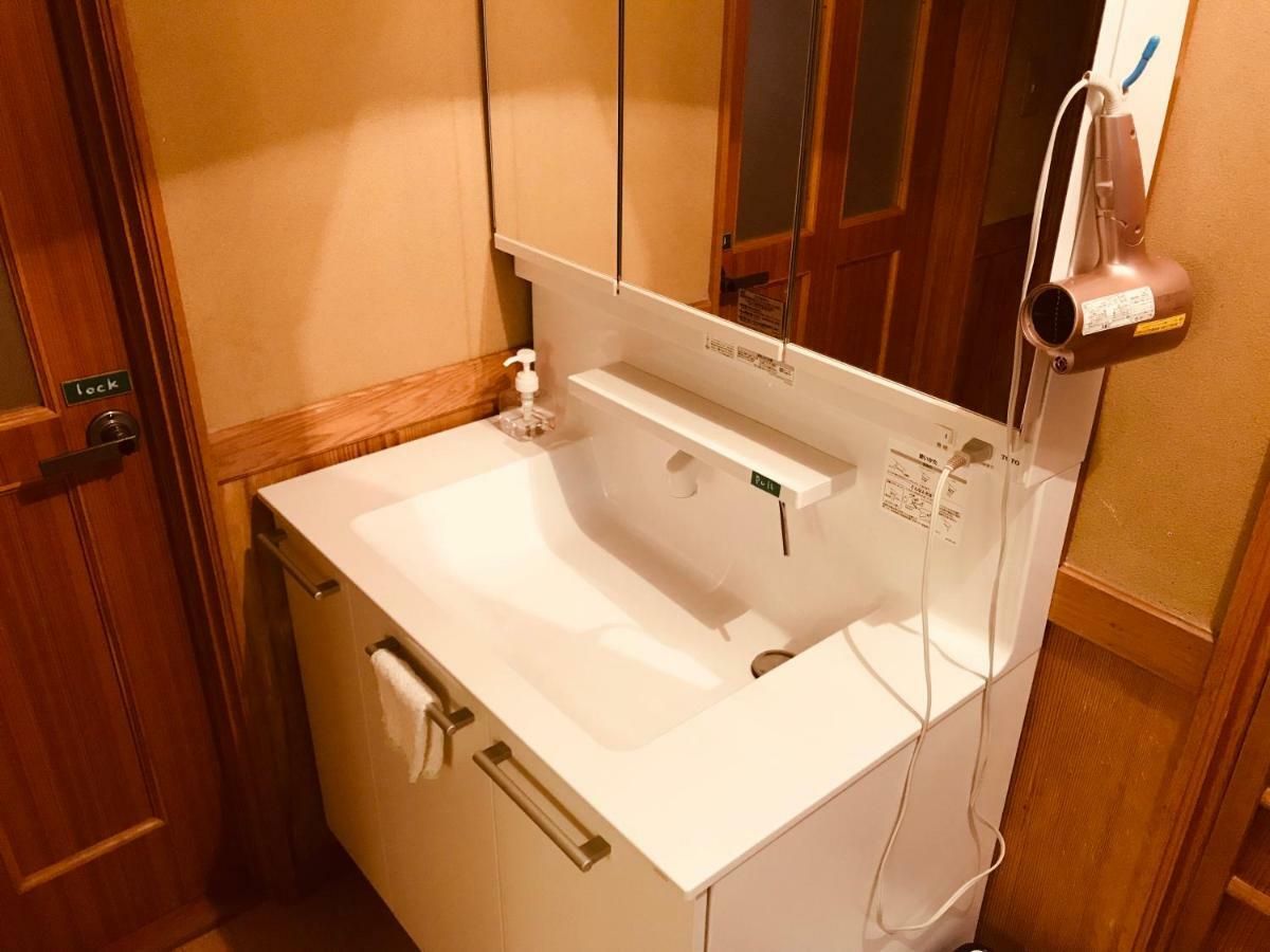 Ropeway St. Guesthouse Matsuyama  Ngoại thất bức ảnh
